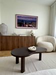 Handgjort soffbord i modern asymmetrisk design
