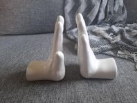 Bokstöd i porslin