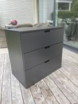 Svart Ikea nordli byrå