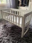 Troll bedside crib