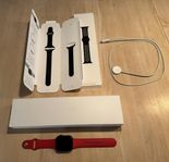 Apple Watch 7 45mm GPS+cellular samt svart Nike sport band