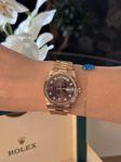 HELT NY Rolex Day Date 36 Roséguld Chocolate Ruby tavla