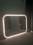 Spegel med LED