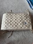 Sebra spjälskydd – quiltat, beige