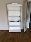 Bord, stol, bokhylla