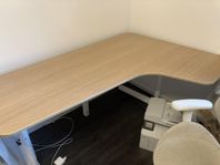 IKEA Bekant hörnskrivbord och Hattefjäll kontorsstol