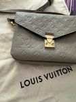 Louis Vuitton pochette metis
