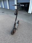 el scooter ninebot el sparkcykel som är starn