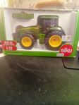 Siku Traktor John Deere 8R 370 3290 - 1:32