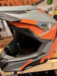 hjälm KTM