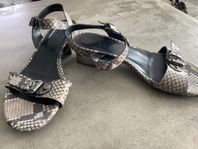 billibi ormskinns sandal