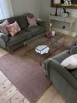 Soffa och fåtöljer i Howard-stil