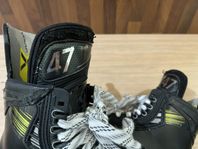 Bauer Vapor Hyperlite 2 Custom