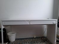 Skrivbord