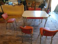 matbord från femtiotalet med 5 stolar 