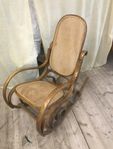 Gungstol i Thonet-stil