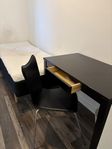 Skrivbord och stol 