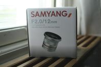 Samyang 12mm F2 för Fuji XF i Original kartong