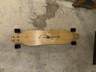 Säljer longboard i bra skick