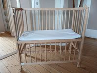 Spjälsäng/ Bedside crib