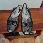 ﻿﻿﻿Eleganta svarta sandaler från ACCO i storlek 37