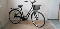 Oväxlad Damcykel 28 tum med cykelkorg