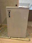 Liten frys från Elektro Helios – 100 liter, fungerar fint