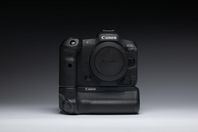 Canon EOS R5 med BG-R10