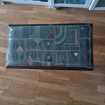 Pianopall med förvaring 