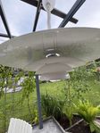 Designlampa slumpas