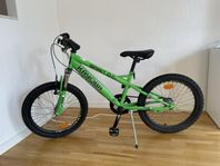 20 tum. Barncykel från Jula. nypris ca 2500:- 