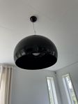 kartel lampa fly svart