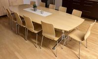 matsalsbord och stolar