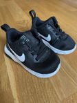 Nike skor barn strl 19,5