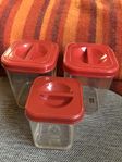 3 äldre plastburkar . kitchen storage box . 