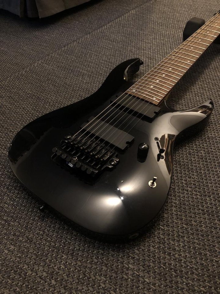 Ibanez 8-strängad Gitarr RGA8