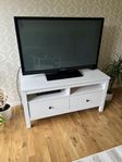 Tv och TV-bänk 