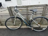 Damcykel med dämpning