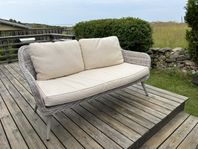 Soffa i konstrotting