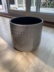 Vacker grå kruka Floyd pot round grey