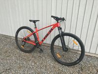TREK 