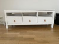 Bortskänkes TV-bänk IKEA Hemnes