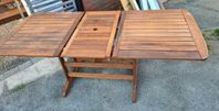 Utebord av teak 