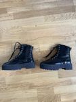 CHUNKY COMBAT BOOTS BLACK