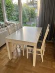 Matgrupp fyra stolar 