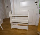 Vit liten bokhylla, begagnat skick