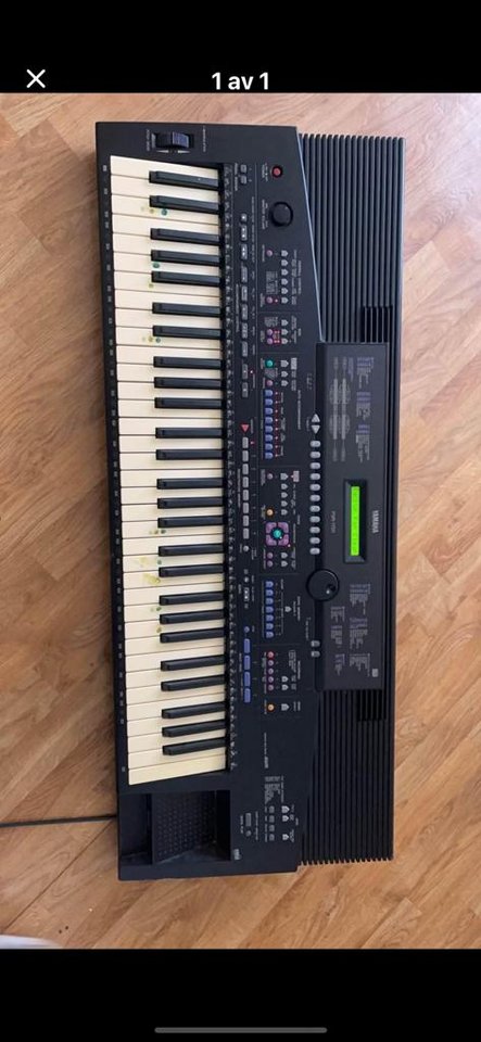 Yamaha PSR-2700