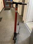 SEAT eXS KickScooter powered by Segway