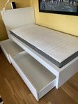 Vit Ikea Malm säng med förvarning- 90 cm