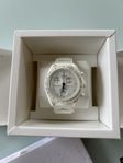 Swatch x Omega Mission to Moonphase “Snoopy” Ny & Oanvä